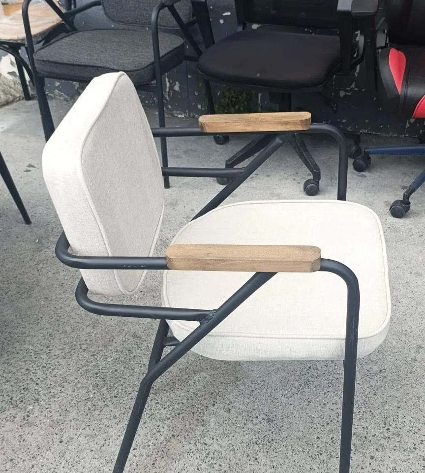 Kolçaklı Lounge Sandalye